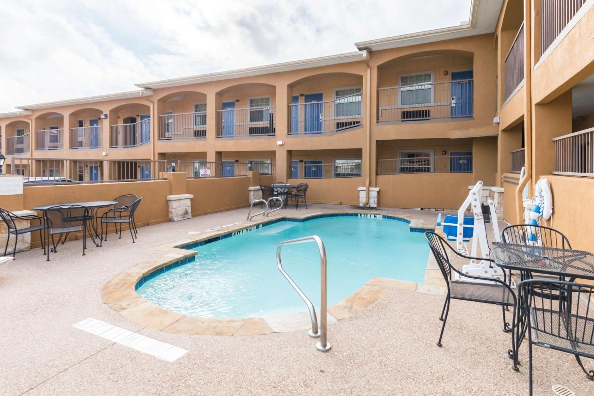 Motel 6 Alvarado Tx Exteriör bild