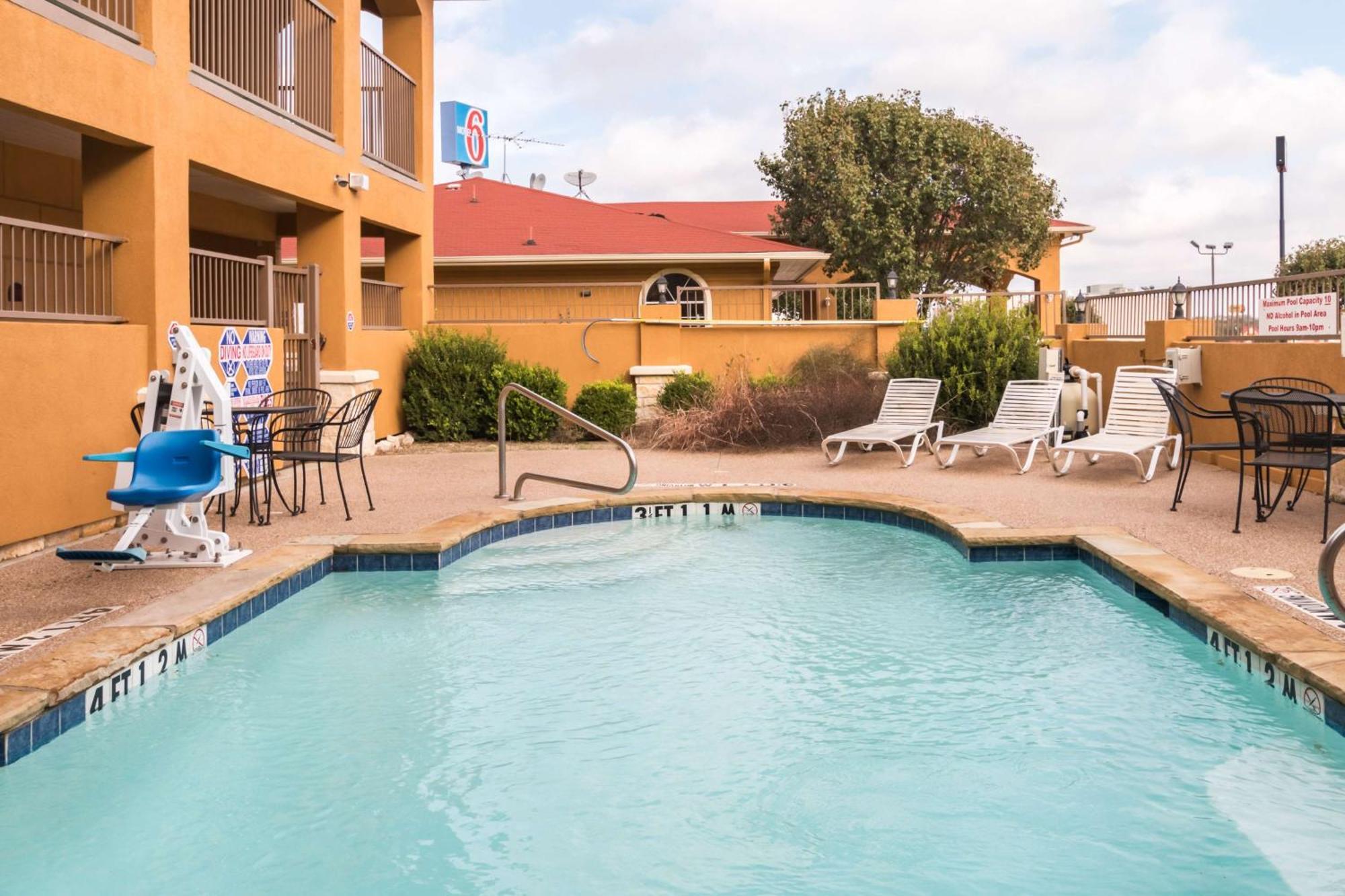 Motel 6 Alvarado Tx Exteriör bild